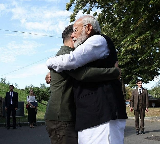 Instagram/Zelenskyy_official : Zelenskyy's pictures with Modi received over 1 million likes within 